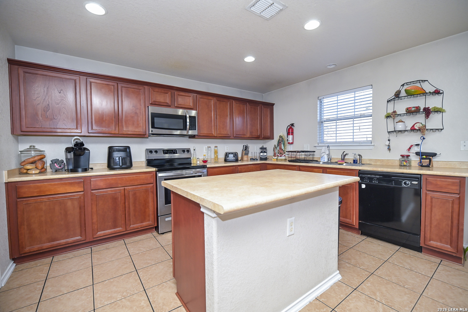 7207 Avery Live Oak TX 78233