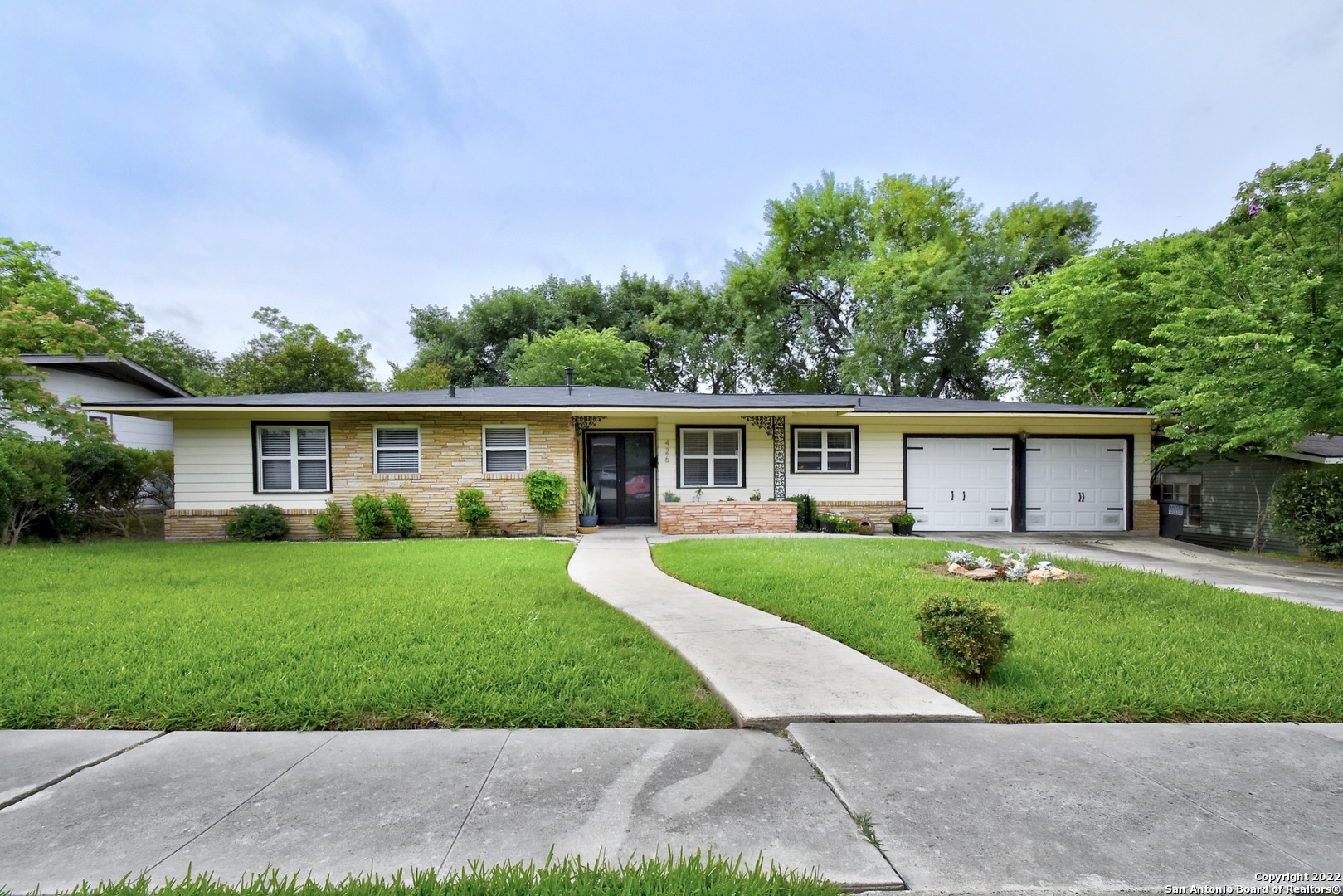 426 Shadywood Lane San Antonio TX 78216