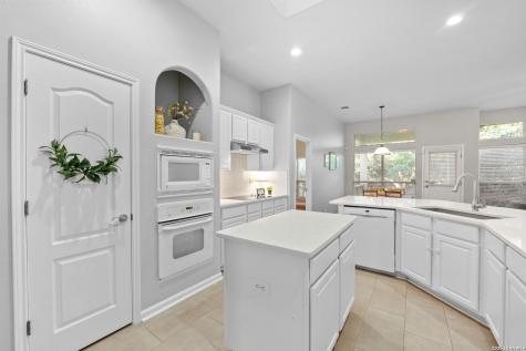 18806 Rogers Pass San Antonio TX 78258