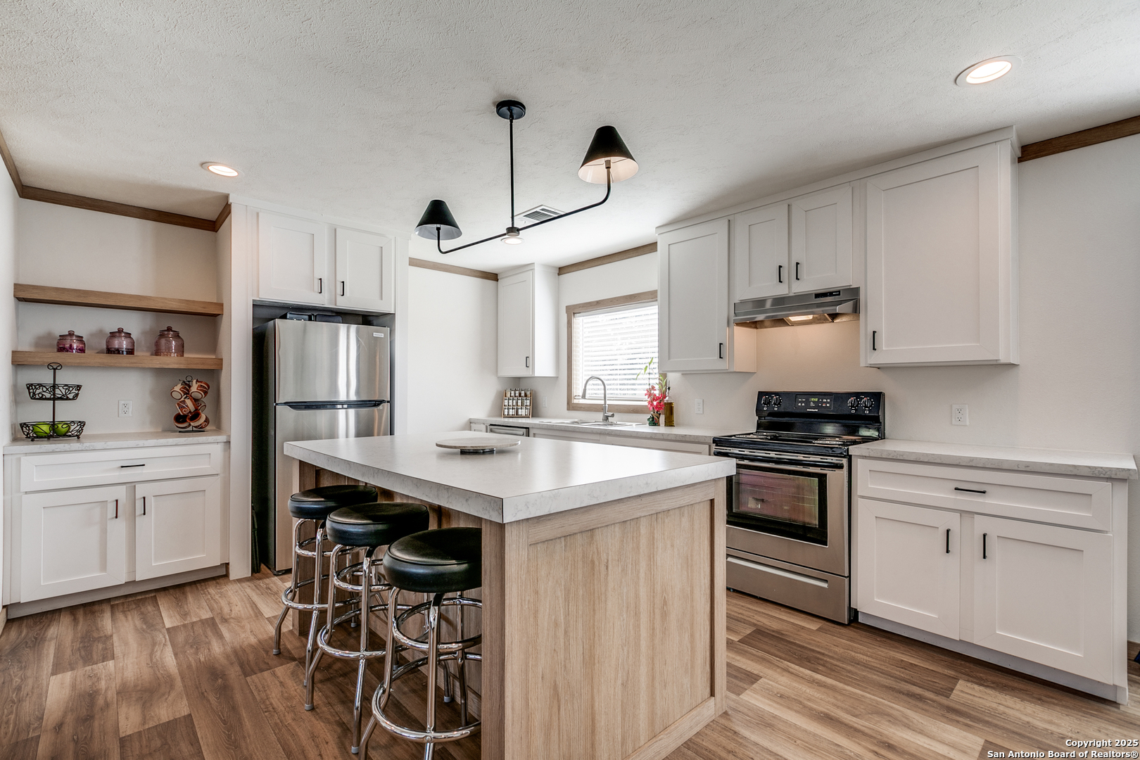 602 E Hunt Street Pleasanton TX 78064
