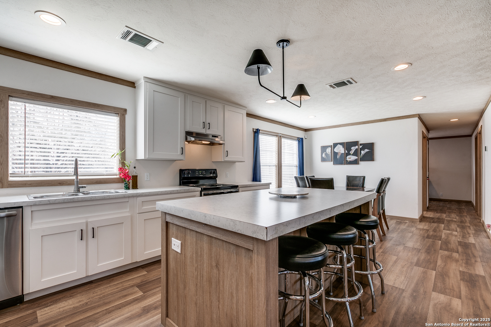 602 E Hunt Street Pleasanton TX 78064