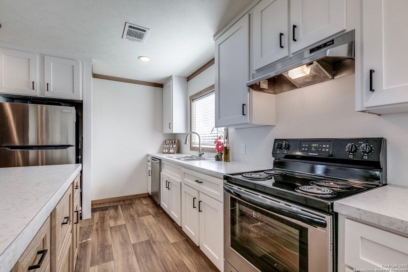 602 E Hunt Street Pleasanton TX 78064