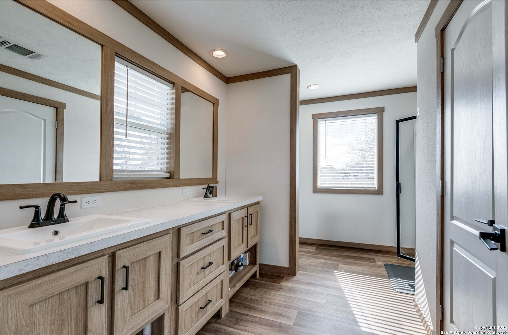 602 E Hunt Street Pleasanton TX 78064