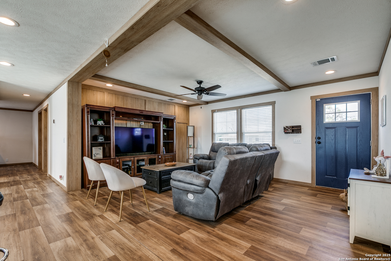 602 E Hunt Street Pleasanton TX 78064