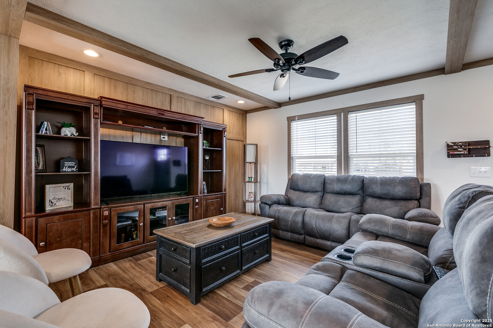 602 E Hunt Street Pleasanton TX 78064