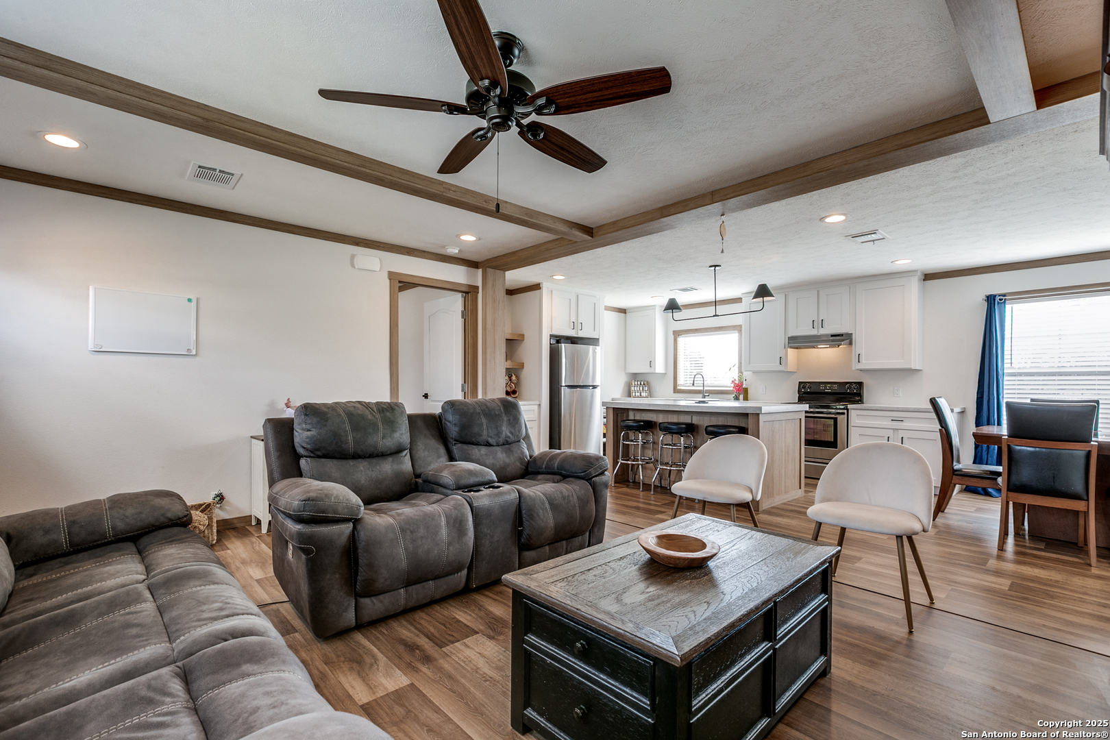602 E Hunt Street Pleasanton TX 78064