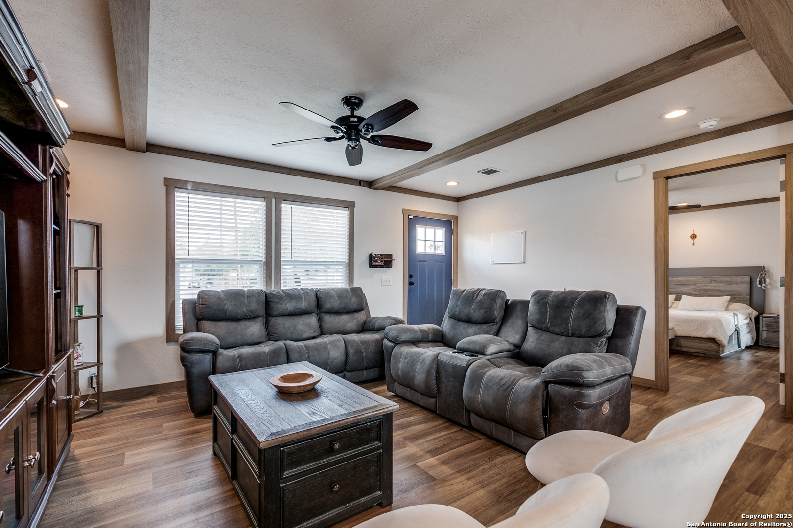 602 E Hunt Street Pleasanton TX 78064