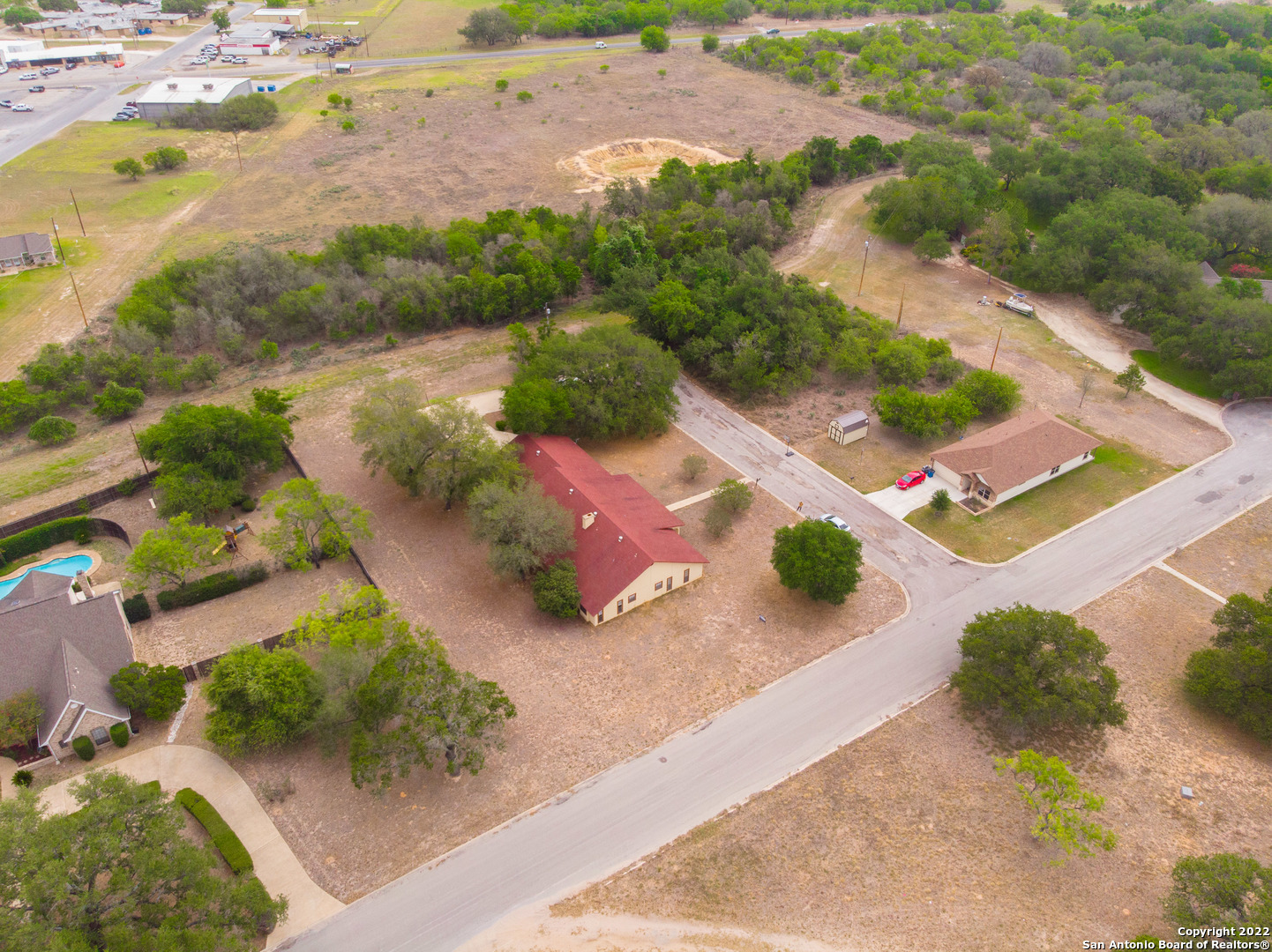 101 Encino Park Devine TX 78016
