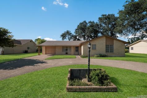 810 33rd Street Hondo TX 78861