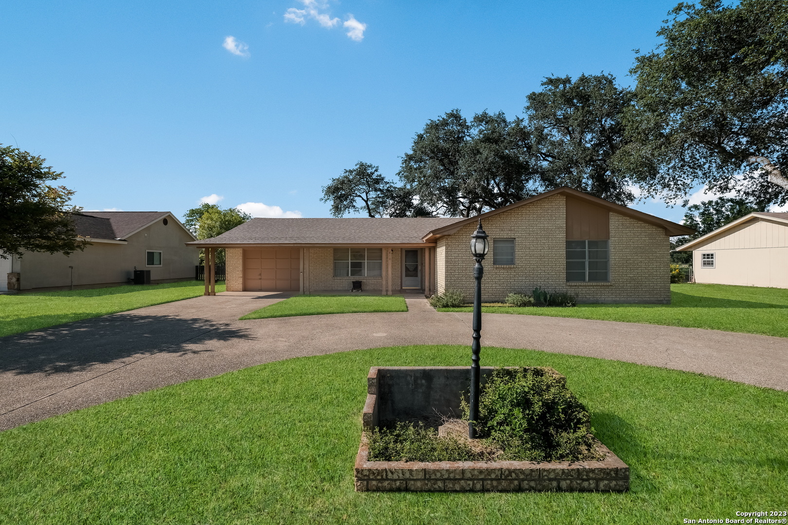 810 33rd Street Hondo TX 78861