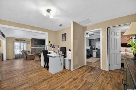512 Stratford Court San Antonio TX 78223