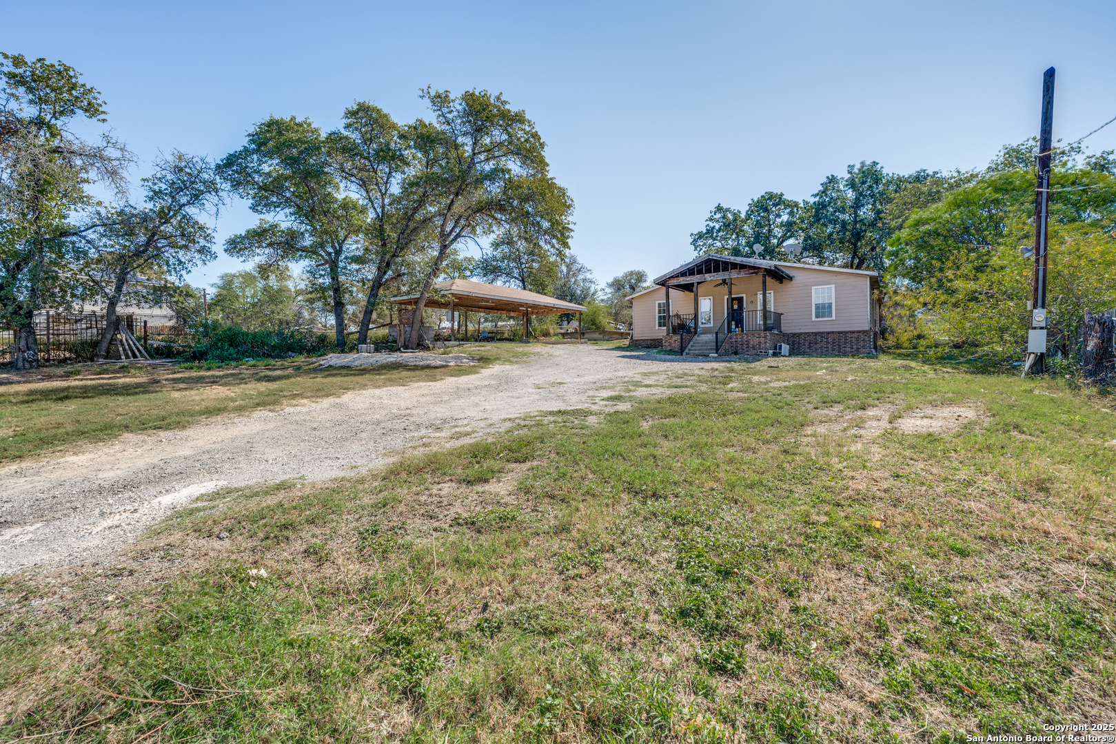 4630 Waterwood Pass Elmendorf TX 78112