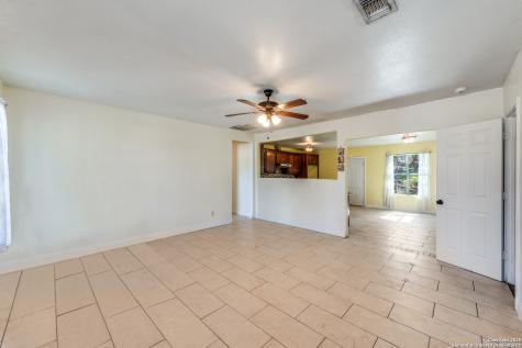 4630 Waterwood Pass Elmendorf TX 78112