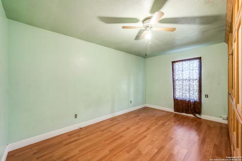 4630 Waterwood Pass Elmendorf TX 78112