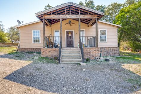 4630 Waterwood Pass Elmendorf TX 78112