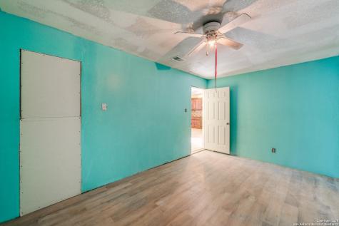 4630 Waterwood Pass Elmendorf TX 78112