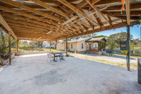 4630 Waterwood Pass Elmendorf TX 78112