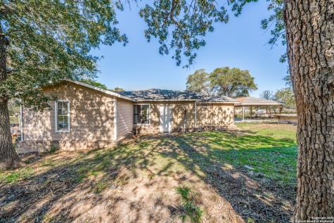 4630 Waterwood Pass Elmendorf TX 78112