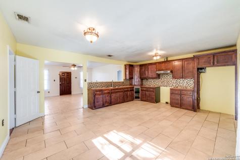 4630 Waterwood Pass Elmendorf TX 78112