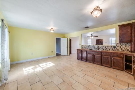 4630 Waterwood Pass Elmendorf TX 78112