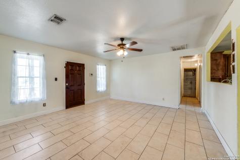 4630 Waterwood Pass Elmendorf TX 78112