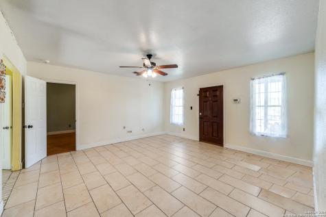 4630 Waterwood Pass Elmendorf TX 78112