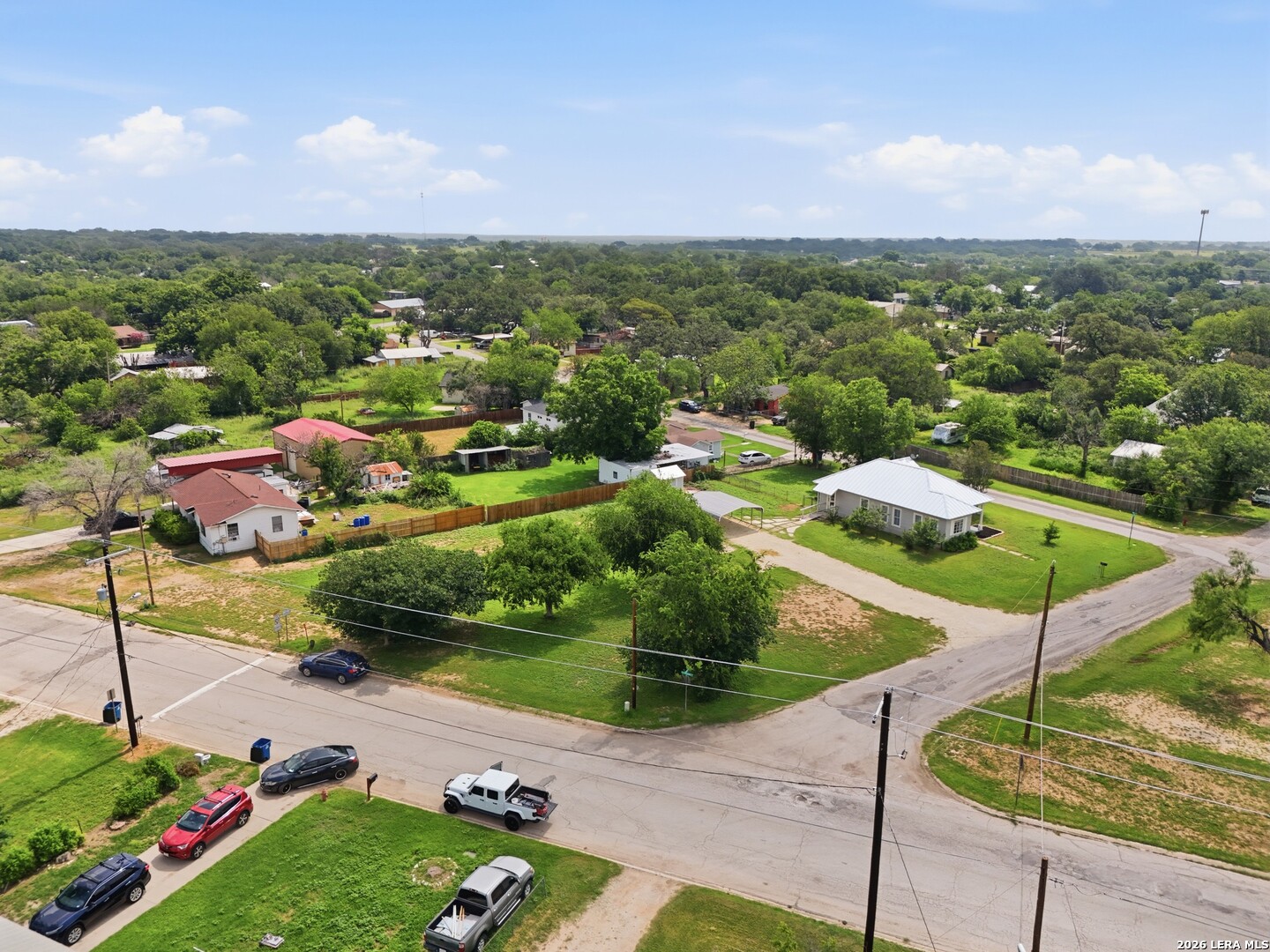 600 W Park Devine TX 78016