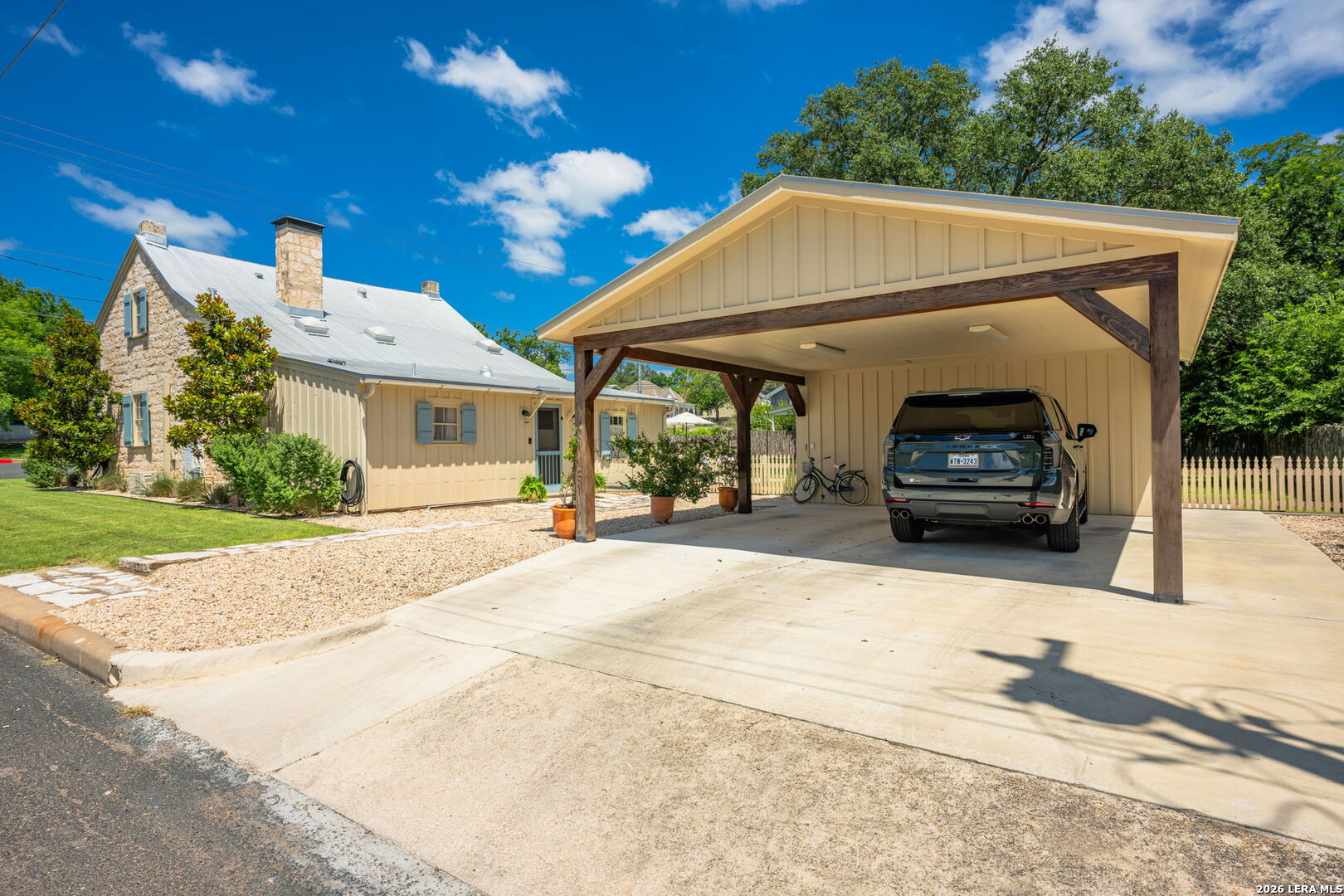 419 W San Antonio Street Fredericksburg TX 78624