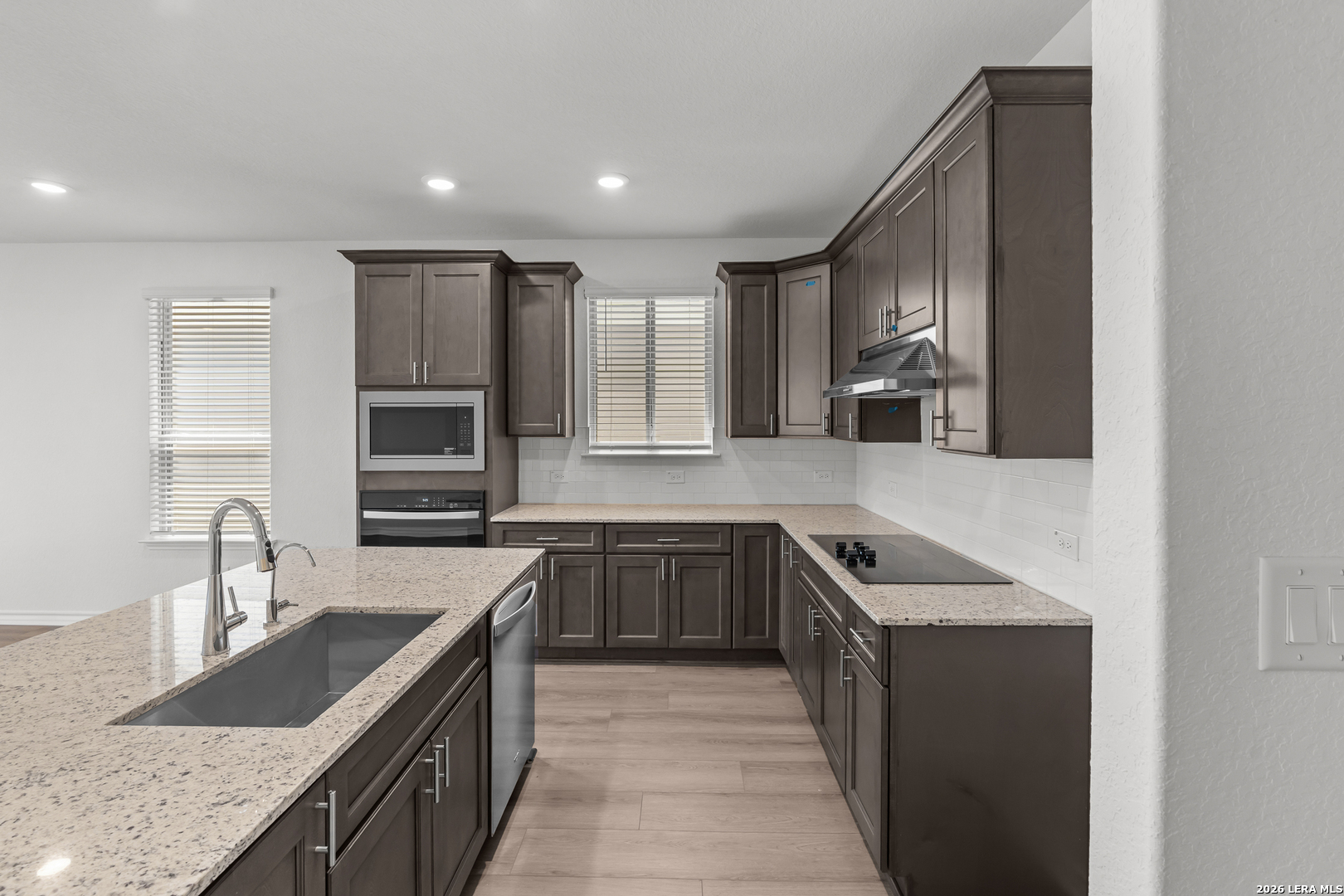 118 Thorny Grove San Antonio TX 78253
