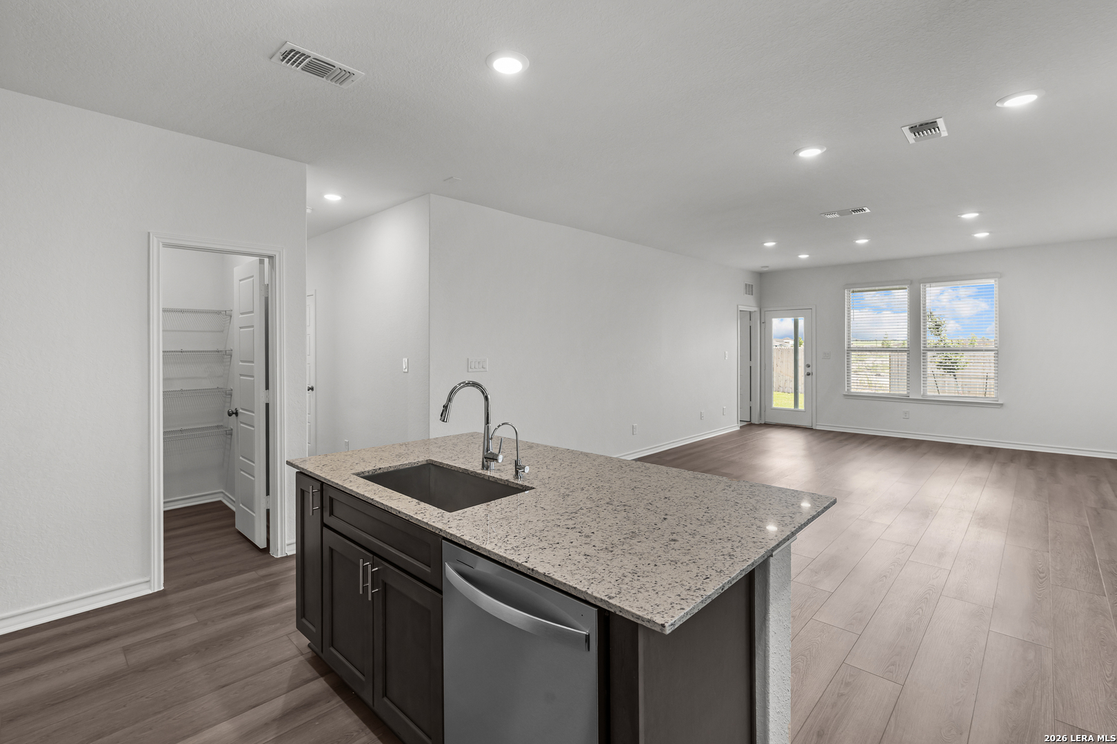 118 Thorny Grove San Antonio TX 78253