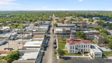 120 Greeley Drive Floresville TX 78114