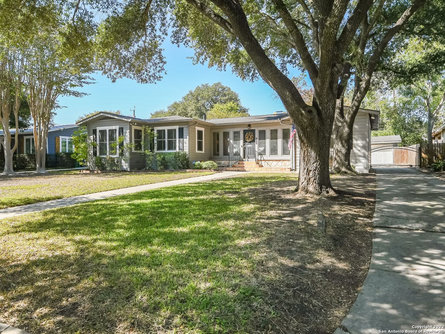 323 Robinhood Place San Antonio TX 78209