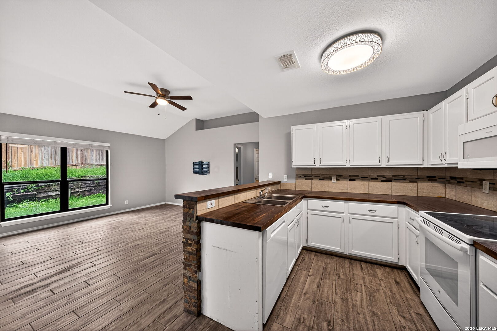 8534 Sir Galahad San Antonio TX 78240