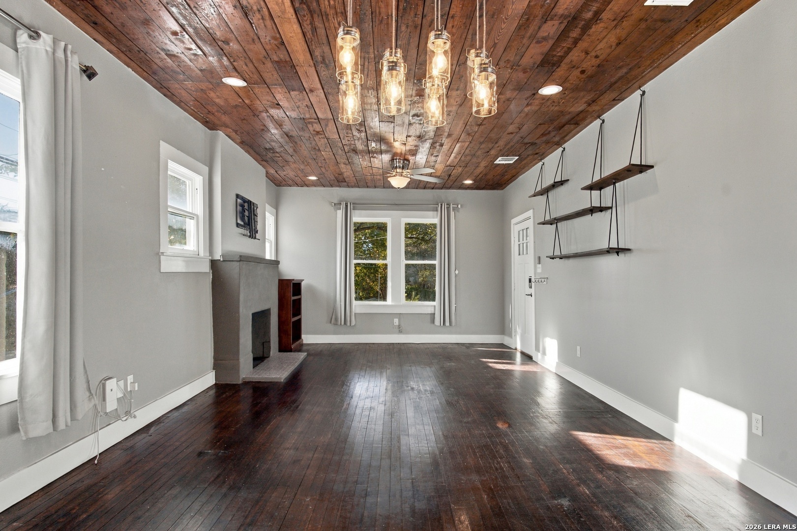 801 W Mistletoe Avenue San Antonio TX 78212