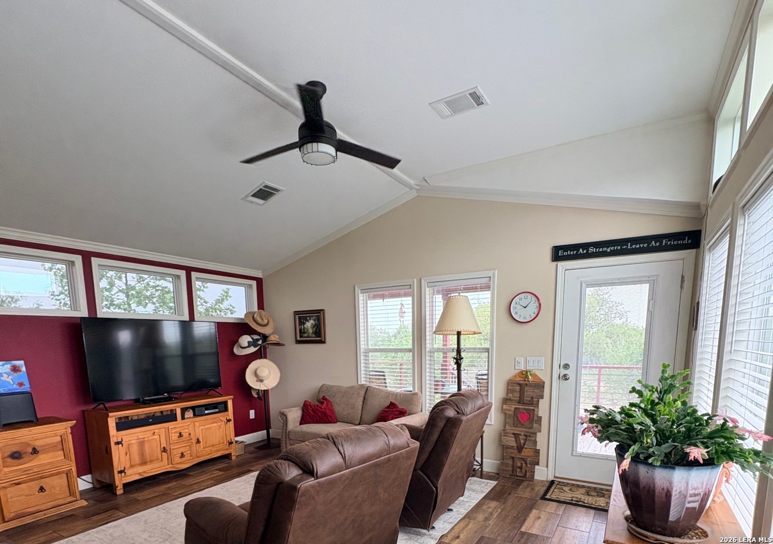 282 Oak Trail Pipe Creek TX 78063