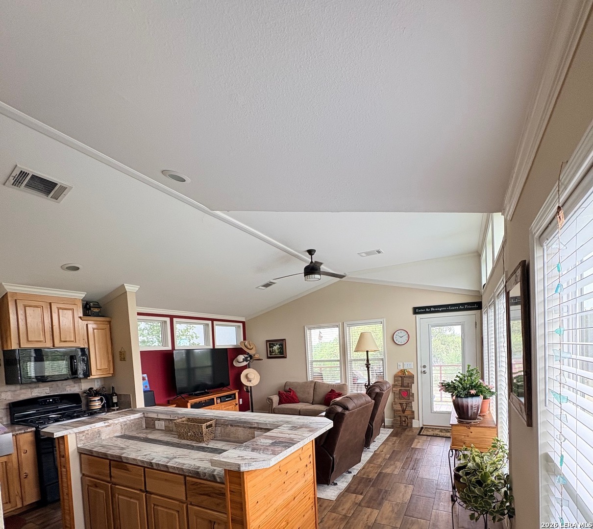 282 Oak Trail Pipe Creek TX 78063