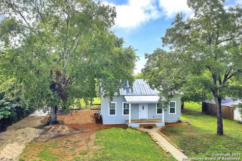 2005 Avenue F Hondo TX 78861