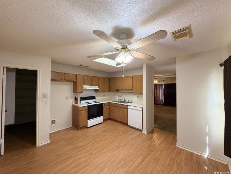 8349 Morning Grove Converse TX 78109