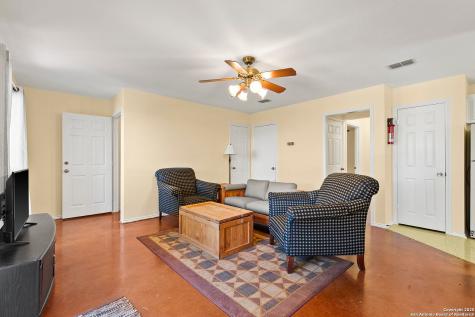 1021 Hillcrest Forest Canyon Lake TX 78133