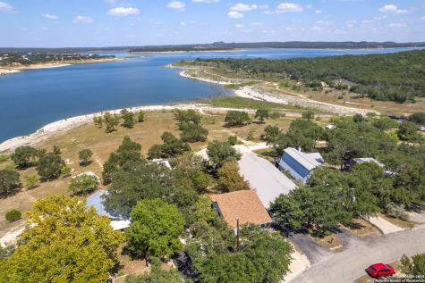 1021 Hillcrest Forest Canyon Lake TX 78133