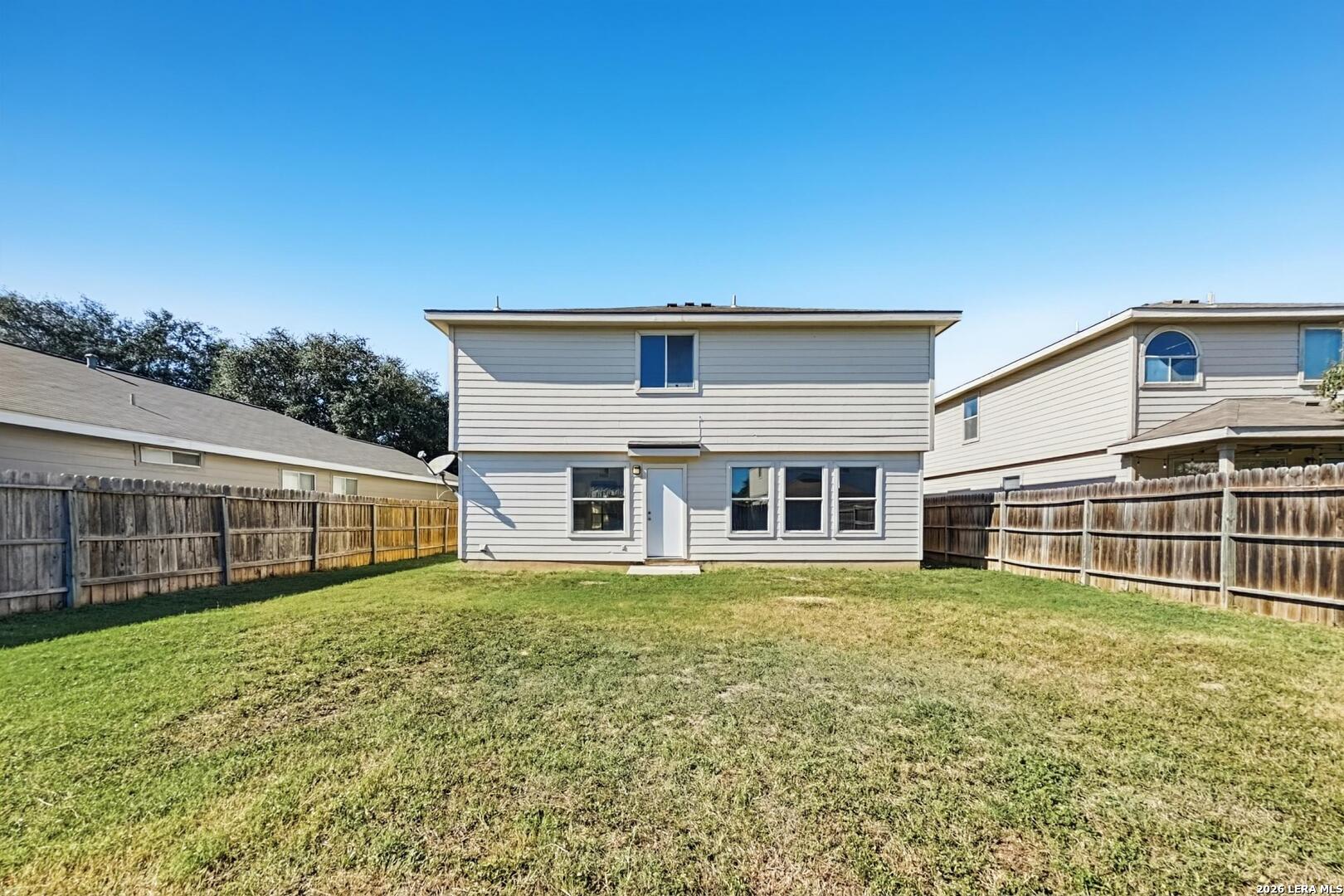 8922 Quaker Selma TX 78154