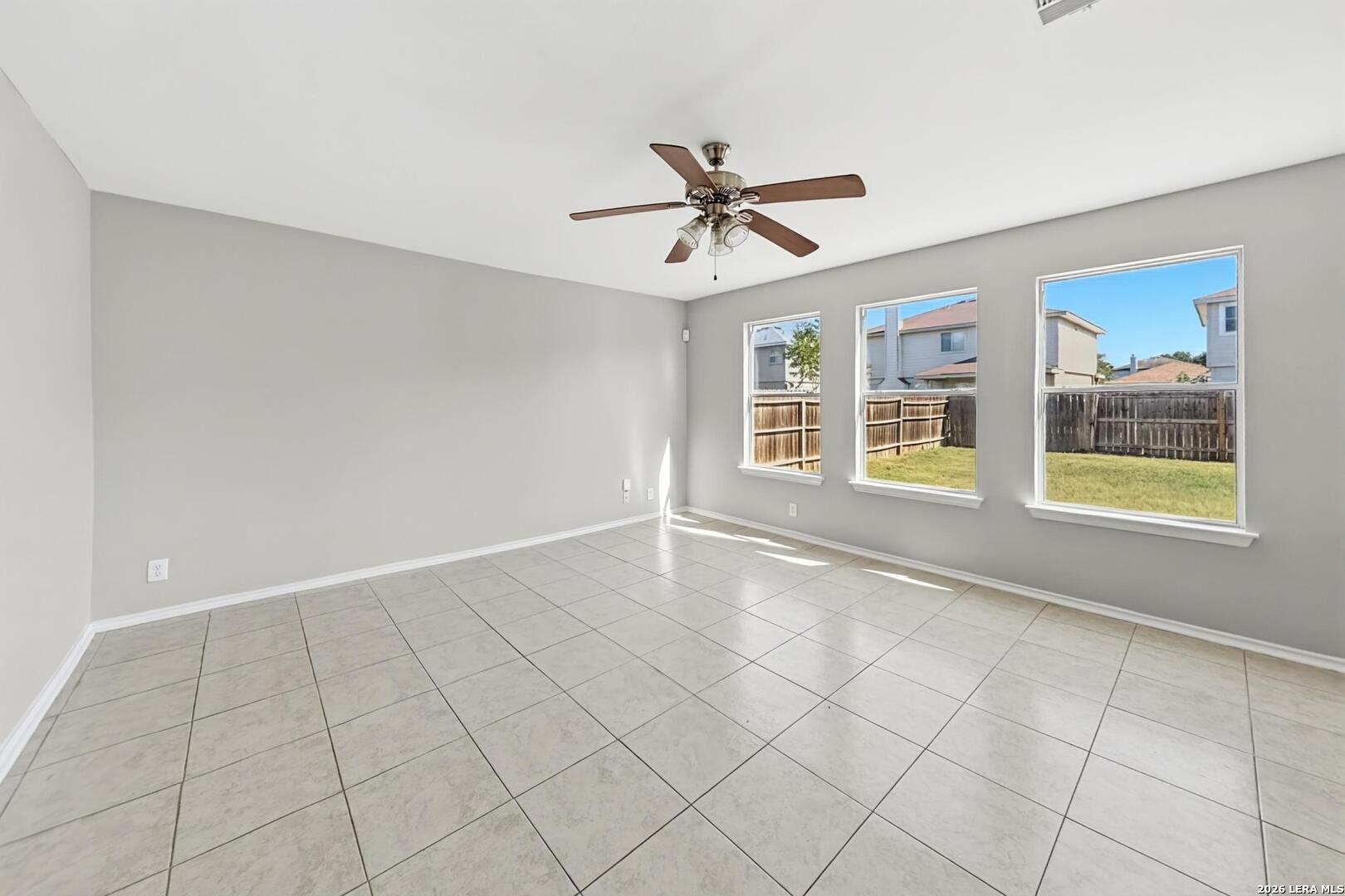 8922 Quaker Selma TX 78154
