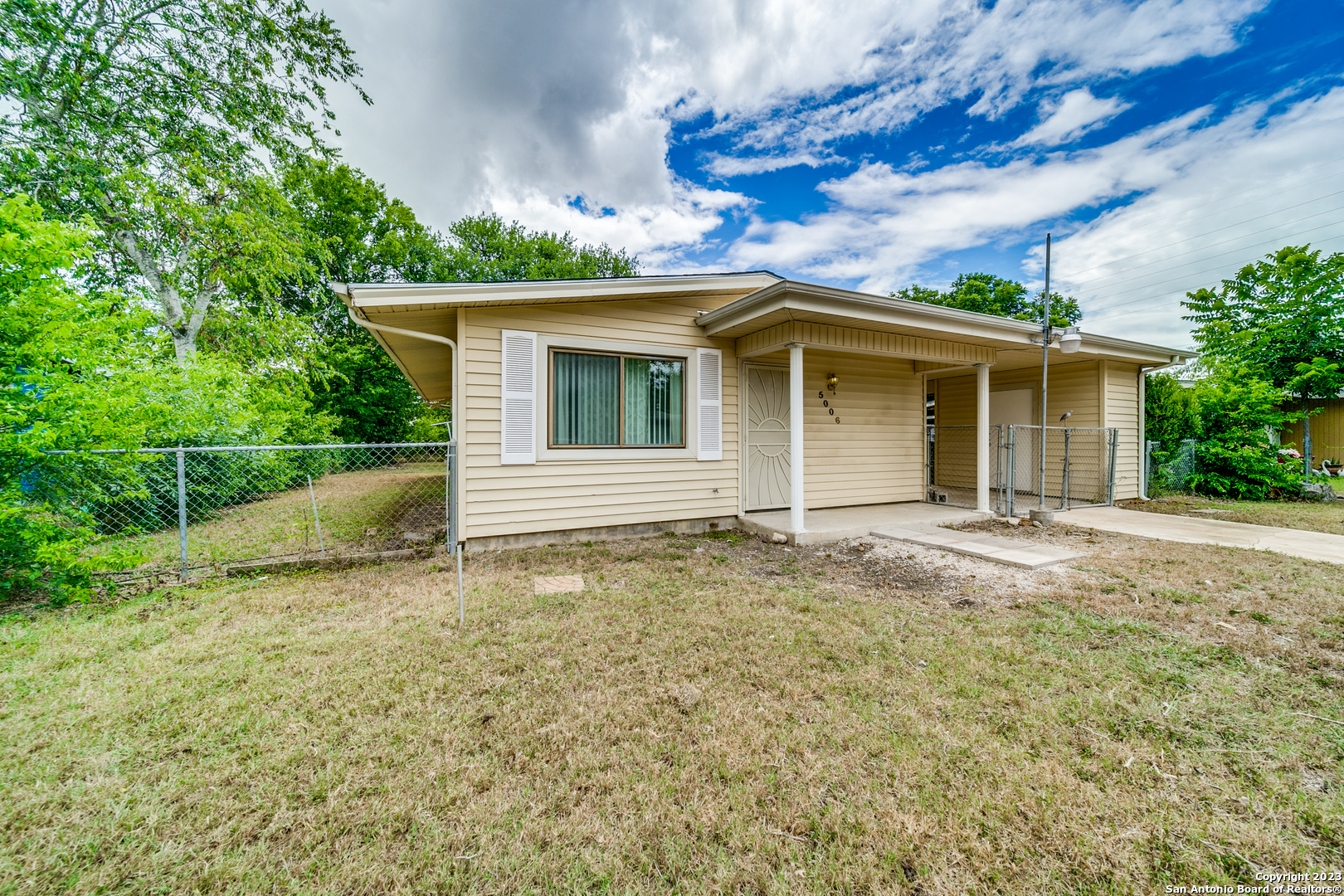 5006 Village Glen San Antonio TX 78218
