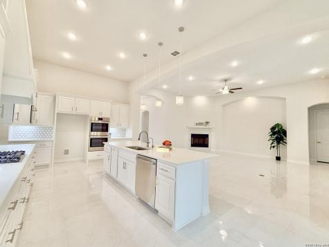 4051 Wood Creek San Antonio TX 78257