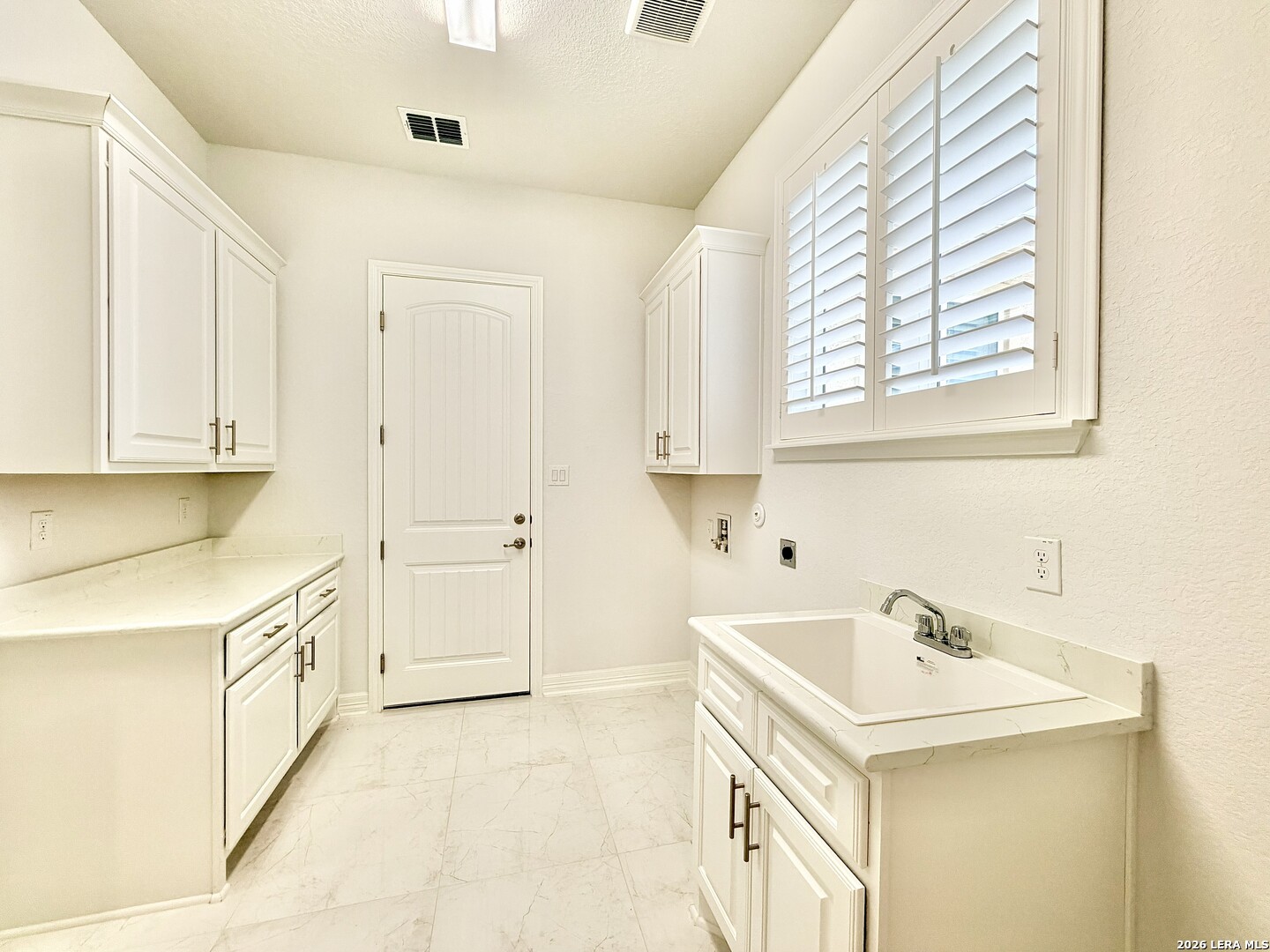 4051 Wood Creek San Antonio TX 78257