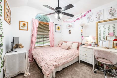 8663 Silent Oaks San Antonio TX 78250