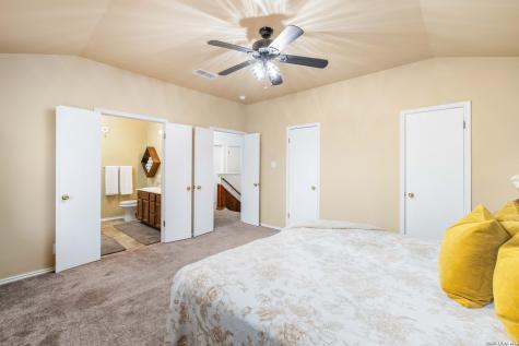 8663 Silent Oaks San Antonio TX 78250