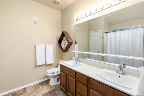 8663 Silent Oaks San Antonio TX 78250