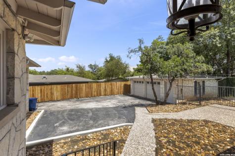 206 E Agarita Avenue San Antonio TX 78212