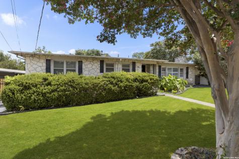 206 E Agarita Avenue San Antonio TX 78212